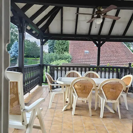 Aux Deux Cigognes Bis Pensjonat 3*